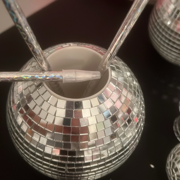 Disco assorted party decorations. - Picture 5 of 10